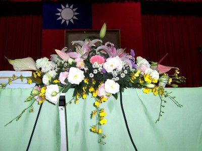 f1 NT$: 1200~2000